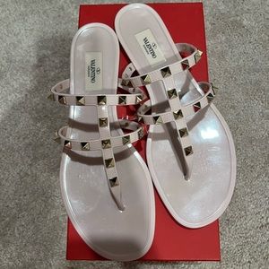 Valentino Rockstud Sandal (40)